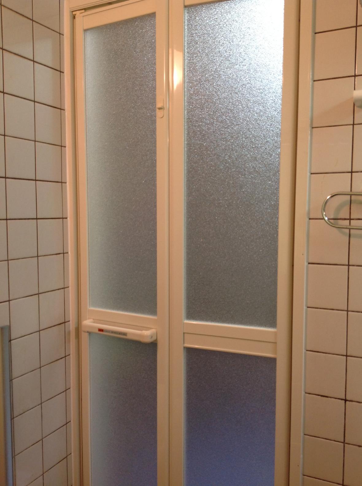 豊島区 浴室ドア交換